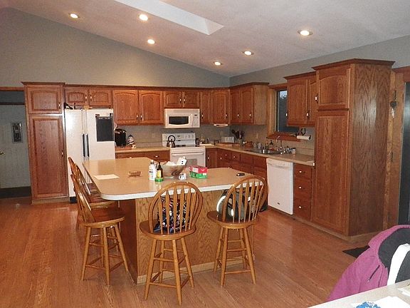 2nd image of 548 Corinne Ln