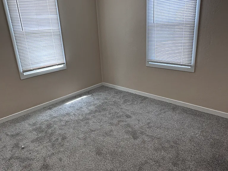 1215 Stevens Dr — Photo 5