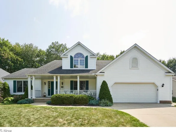 3160 Stockdale Cir NW, Uniontown, OH 44685