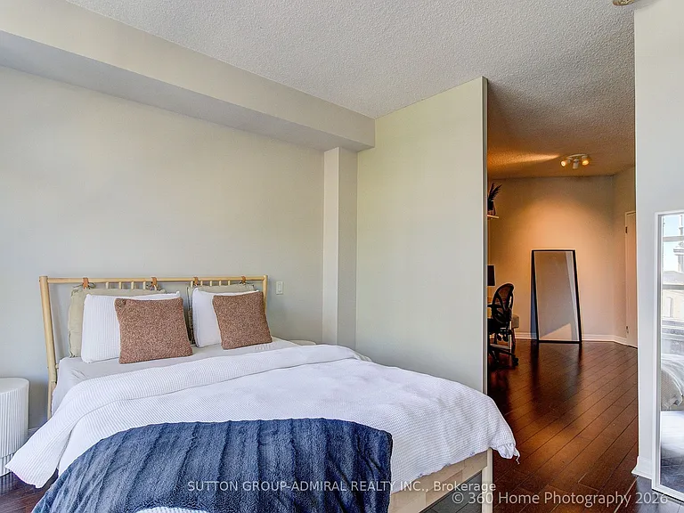 901 Queen St W #208 — Photo 12