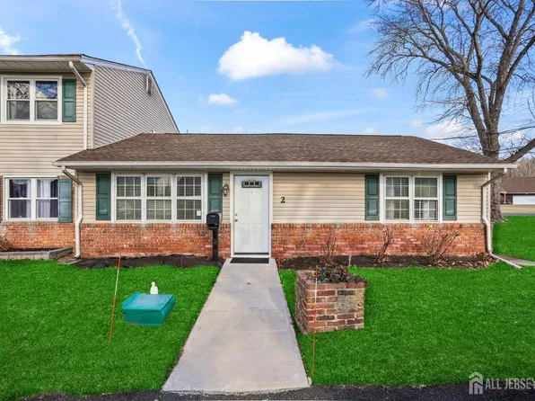 2 Haven Dr #1, Matawan, NJ 07747