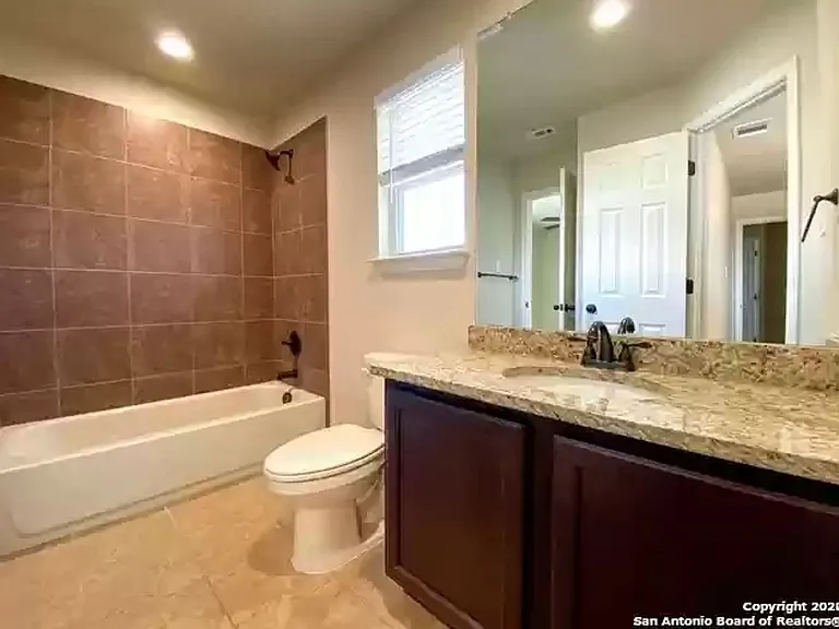 3433 Haylee Grace Pl — Photo 4