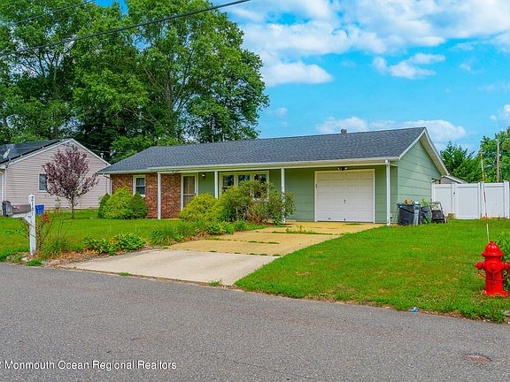 2nd image of 216 Conifer Dr