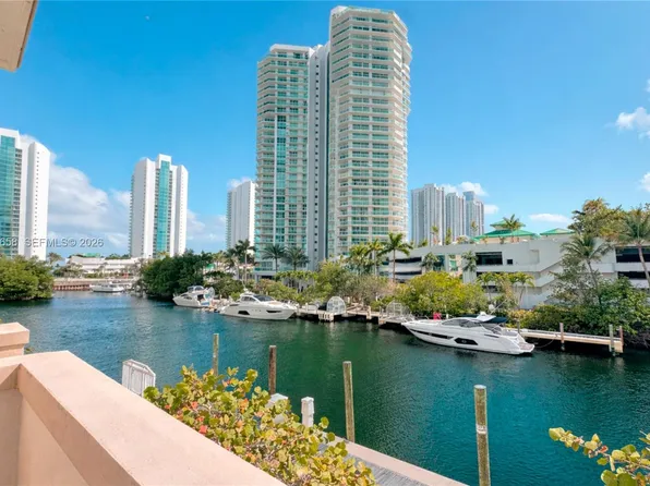 250 Sunny Isles Blvd #Th-207, Sunny Isles Beach, FL 33160
