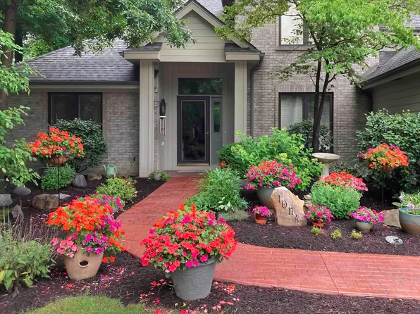 10223 Woodland Rdg W, Fort Wayne, IN 46804
