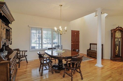 4th image of 2416 Woodglen Dr