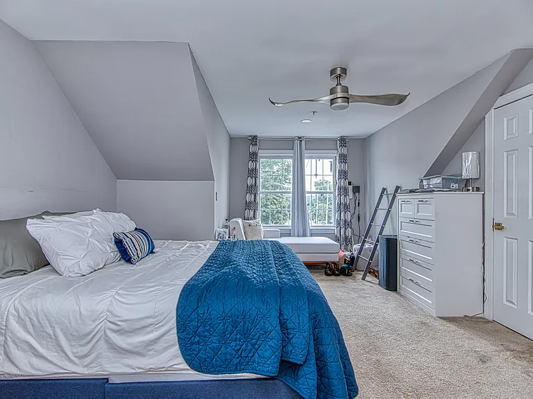 2272 S Garfield St — Photo 37
