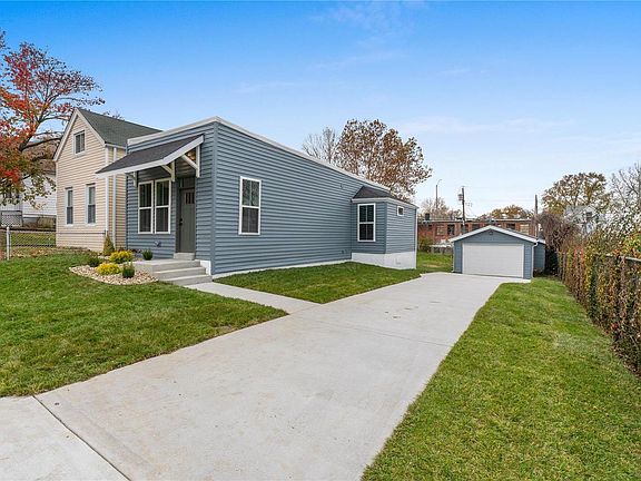 2nd image of 819 Regina Ave