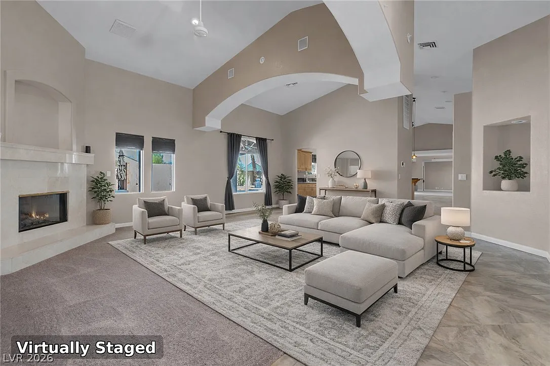 4 bed, 5.0 bath, 4000 sqft, $4,900 — Photo 3