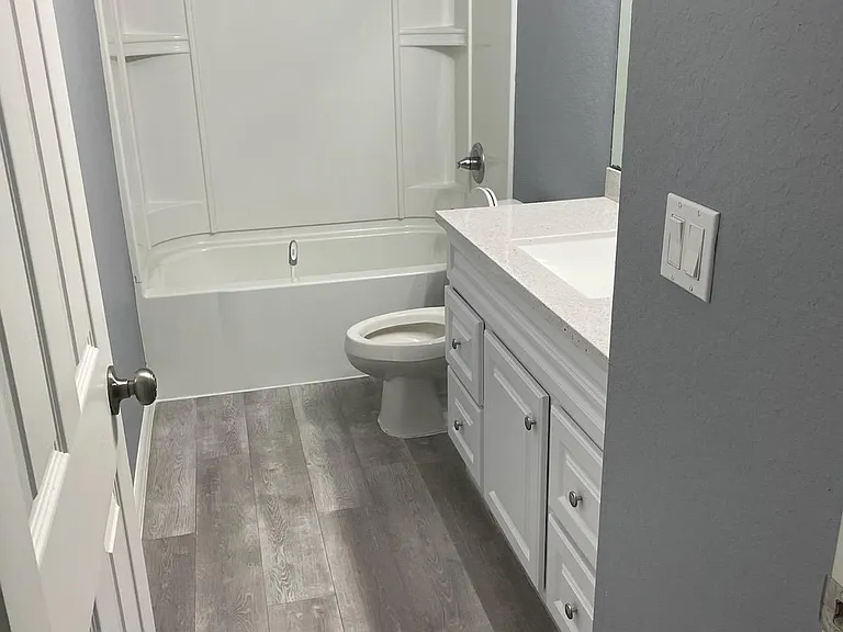 219 Locust Ln — Photo 13
