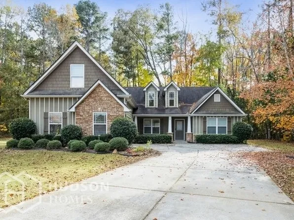 818 Round Tree Ct, Lawrenceville, GA 30046