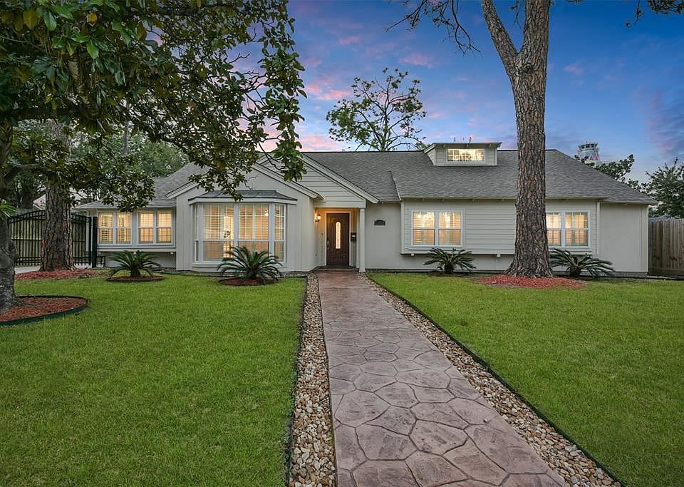 1st image of 12418 Barryknoll Ln