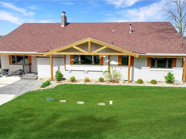 74 Shorts Dr, Neoga, IL 62447