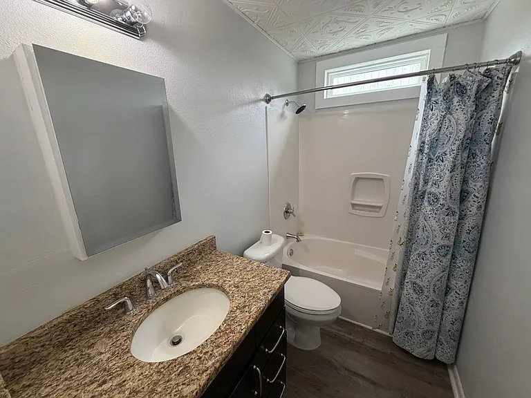 210 Honeysuckle Way — Photo 8