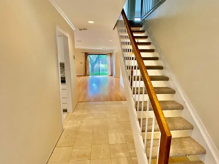 75 Greenway Close #1 — Photo 4