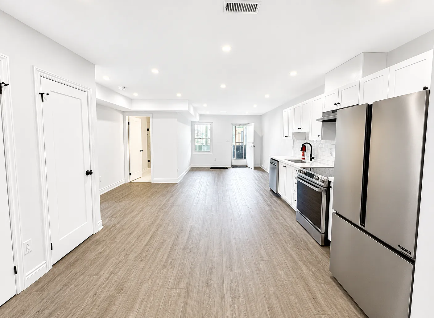 Unit 2 - 1127 Main St E — Photo 4