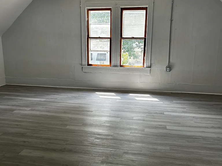 7009 Hecker Ave — Photo 34
