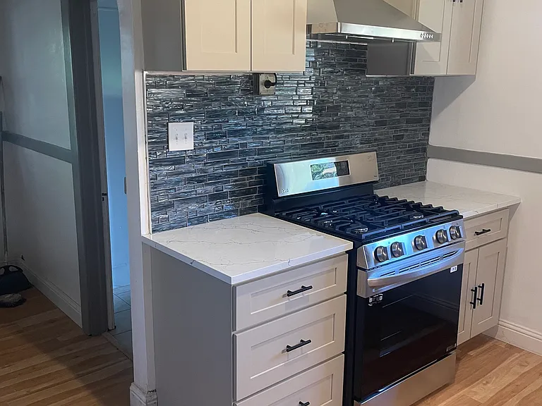 2801 Clermont St — Photo 9