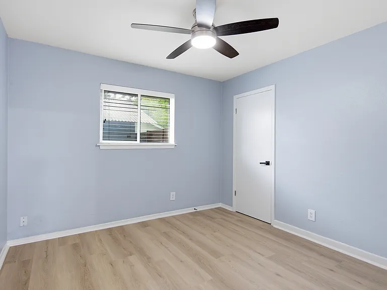 6100 Calmar Cv #1 — Photo 13