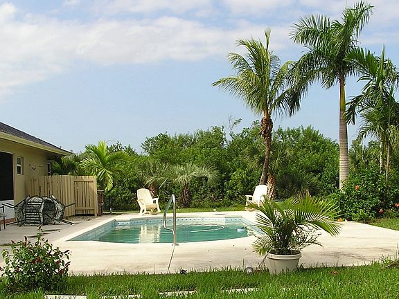 Lovely Pool on 1.15 Acres