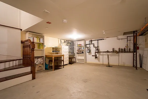 Sold by Brick&Mortar | media 11