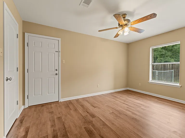 29511 Burns Ln — Photo 10