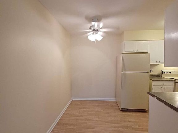 3rd image of 1116 Irving Ave APT 305