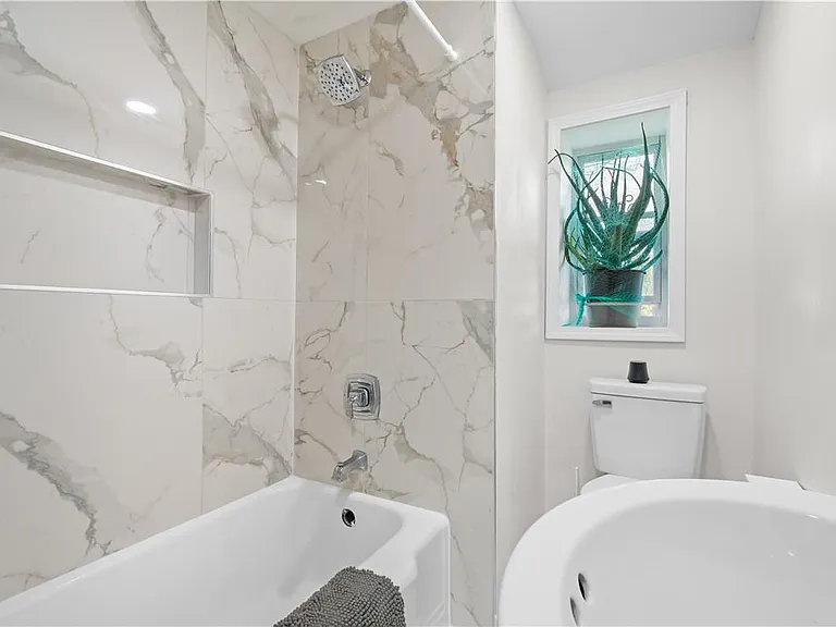 726 Seneca St #2 — Photo 9