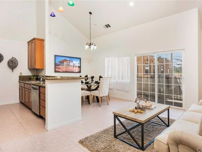 613 W 3rd St APT 2, Long Beach, CA, 90802