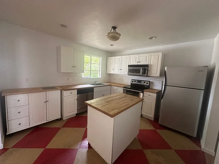 6725 E Sheridan St — Photo 7