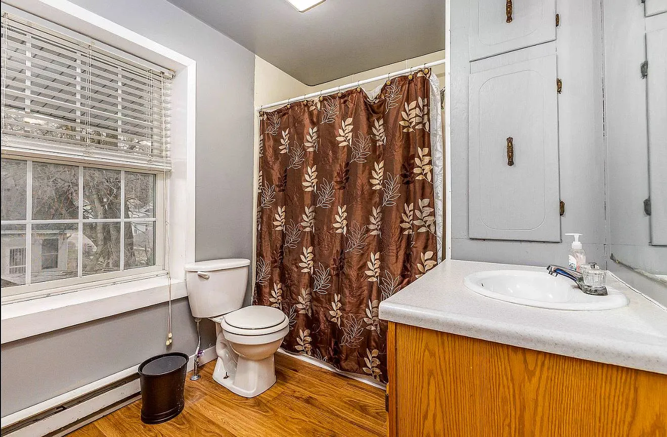 3 bed, 1300 sqft, $1,450 — Photo 3