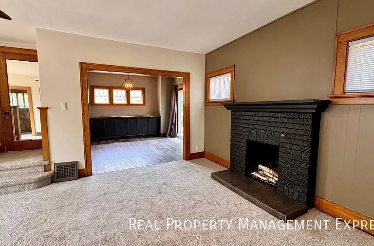 509 W 25th St — Photo 11