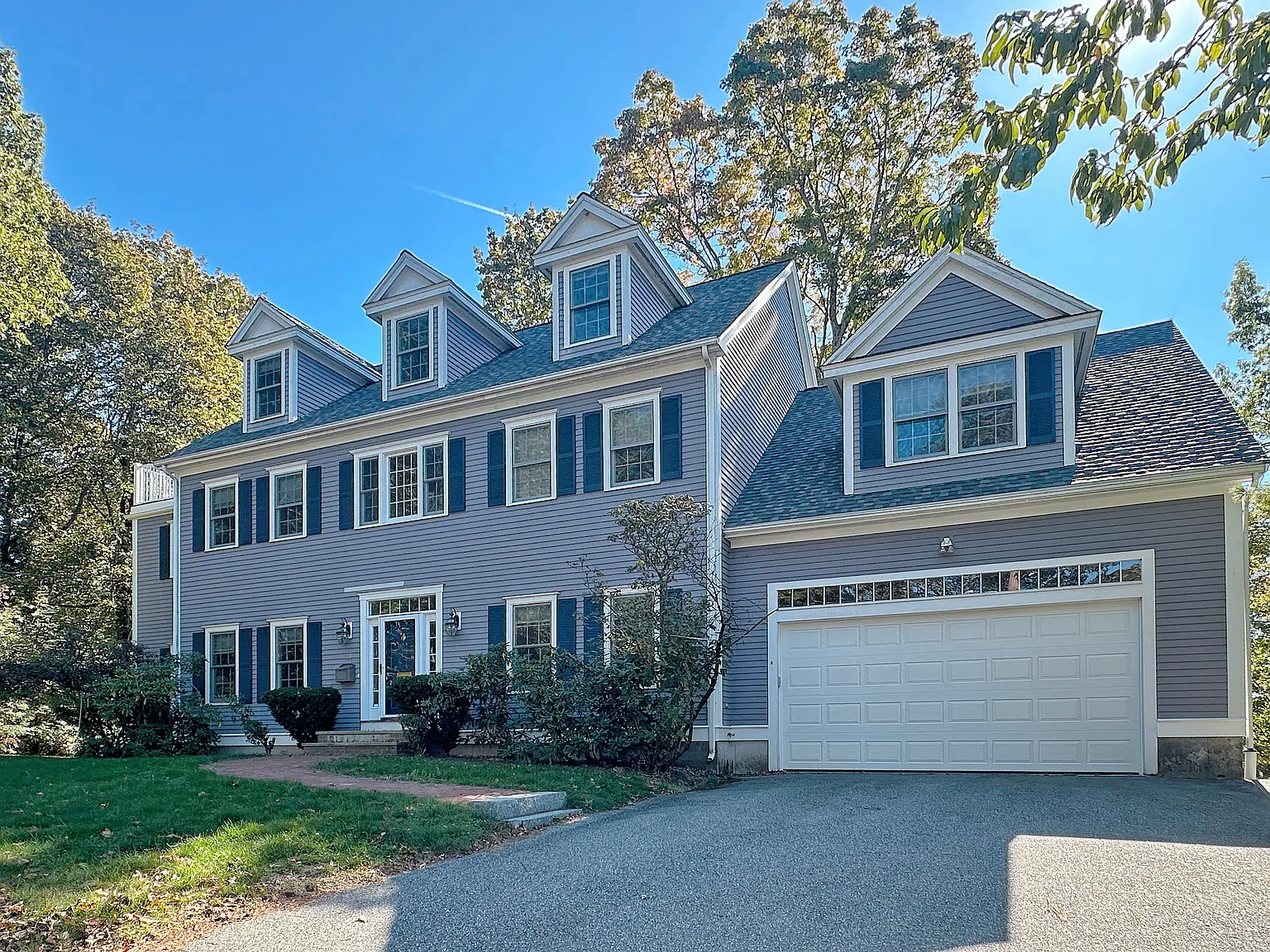 6 bed, 4.5 bath, 5183 sqft, $10,000 — Photo 3