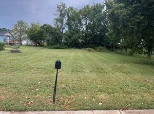13756 Willard Ave, Bonner Springs, KS 66012