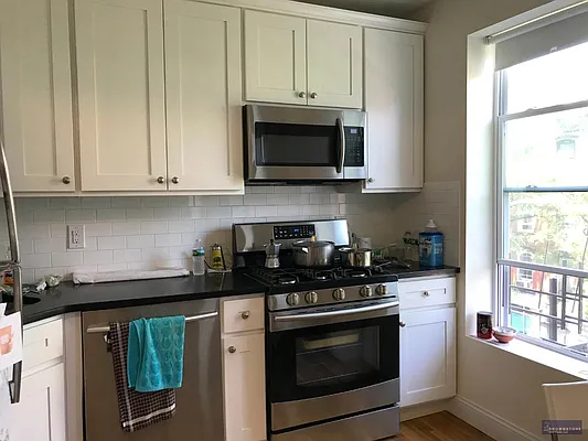 Rented by Brownstone Real Estate | media 27