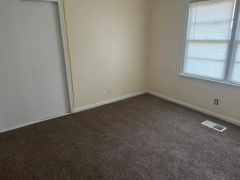 927 Booker Ave — Photo 7