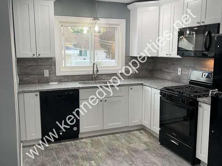 29781 Rosemont St — Photo 1