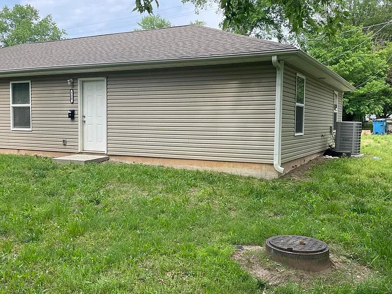 720 S Jackson Ave — Photo 1