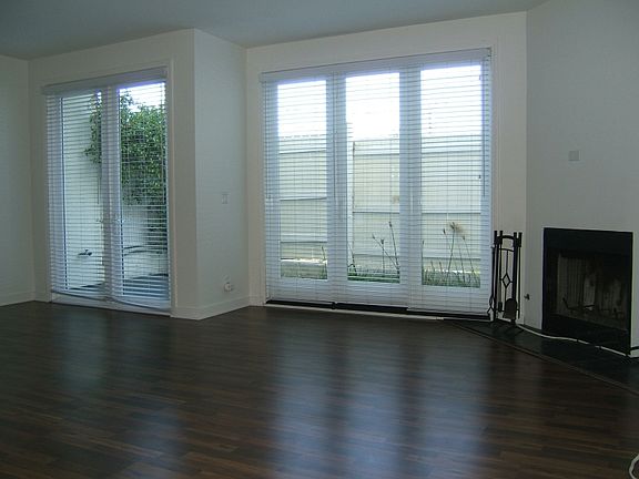 5th image of 807 21st St Unit 5