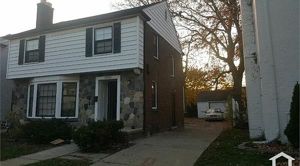 2nd image of 18691 Sorrento St