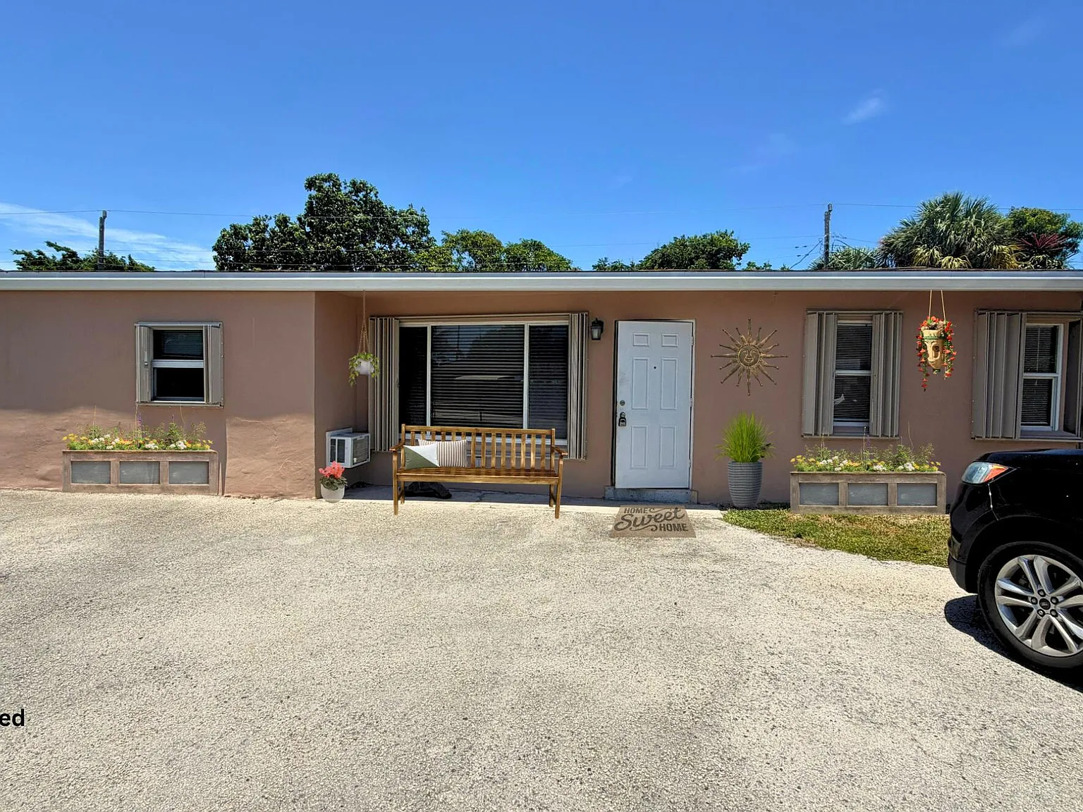 3 bed, 1.0 bath, 1159 sqft, $2,700 — Photo 1