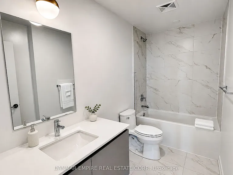 405 Dundas St W #LPH06 — Photo 11