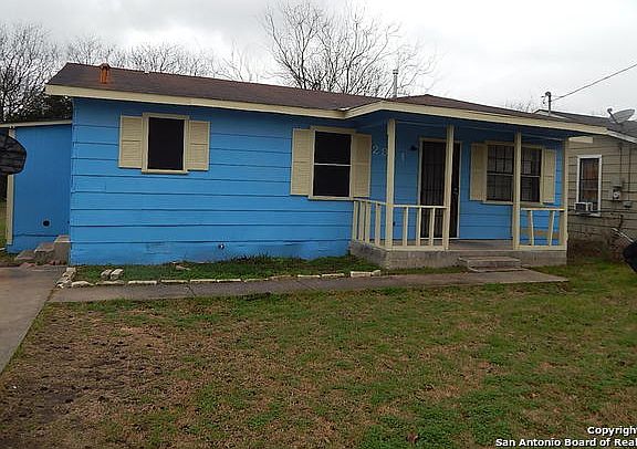 3rd image of 2911 Christian Dr