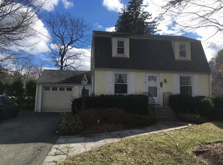 62 School St, Auburn, MA 01501