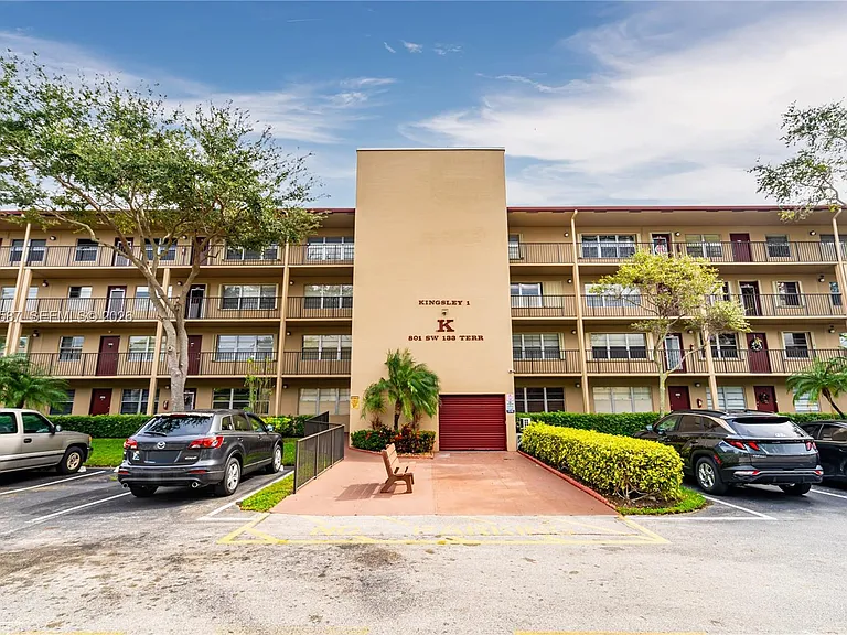 801 SW 133rd Ter #406K — Photo 1