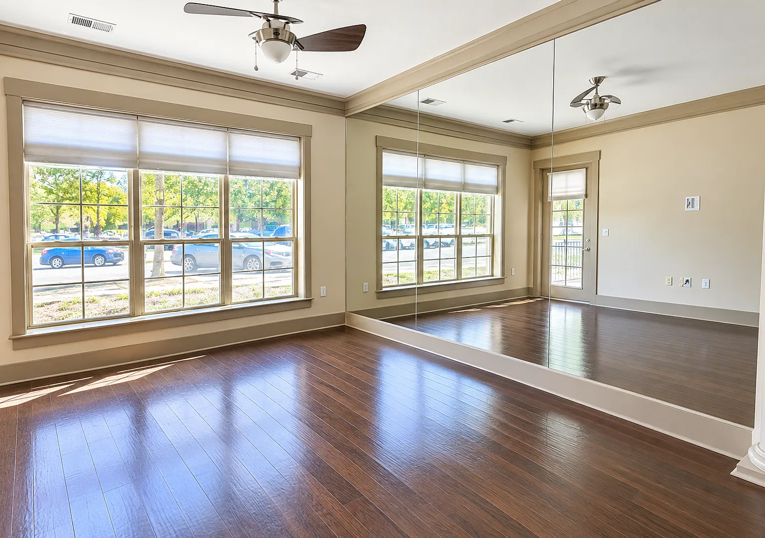 Main Level Biltmore Park Condo, 2 bedrooms/2 bathrooms — Photo 4