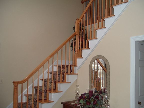 STAIRCASE IN FOYER