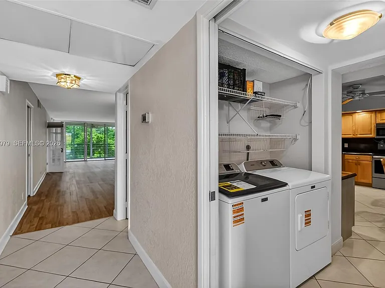4015 W Palm Aire Dr #502 — Photo 11