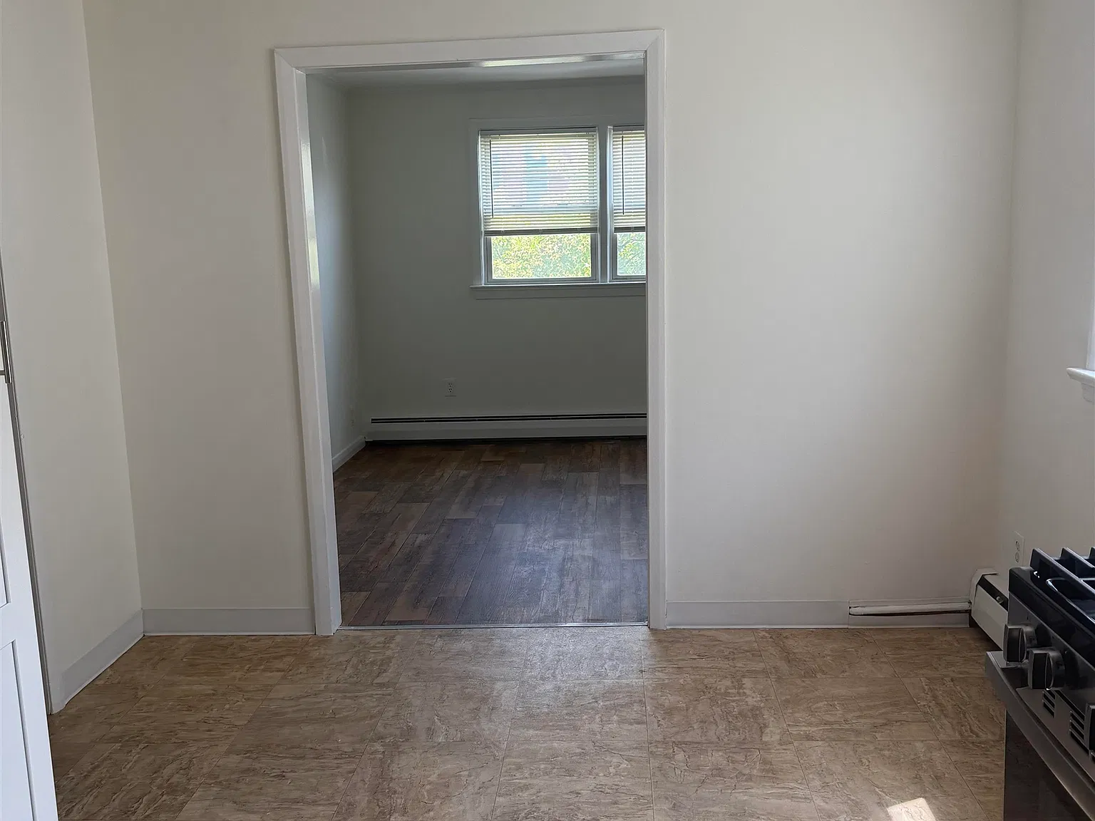 Studio, $2,400 — Photo 4