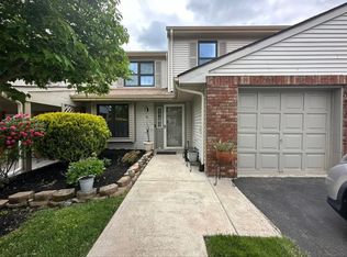 26 Exeter Ct, Somerset, NJ 08873